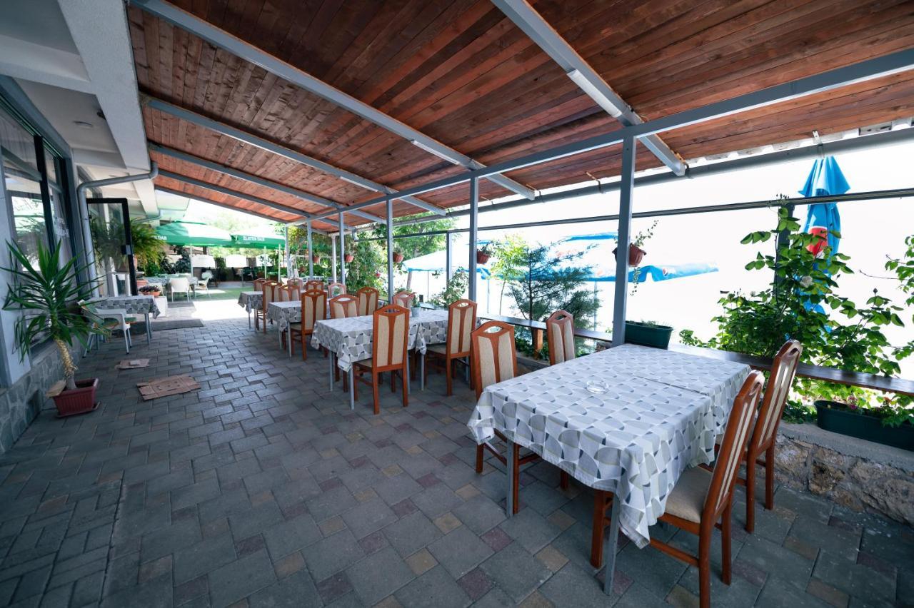 Hotel Holiday-M Ohri Dış mekan fotoğraf