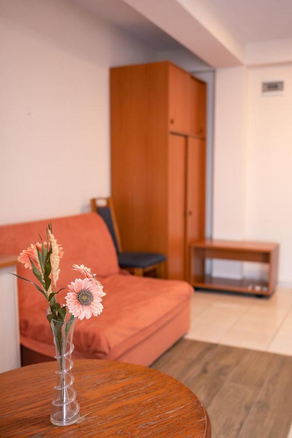 Hotel Holiday-M Ohri Dış mekan fotoğraf