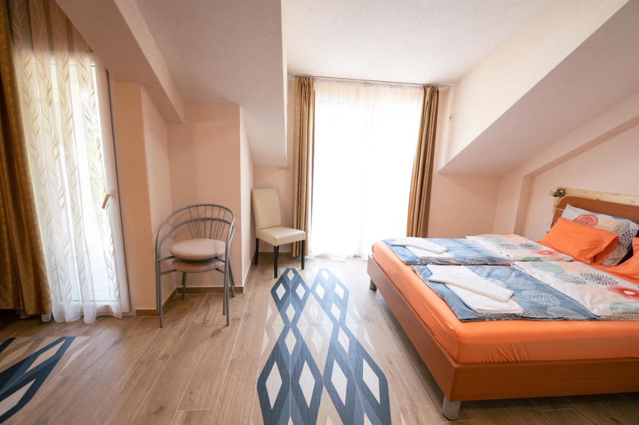 Hotel Holiday-M Ohri Dış mekan fotoğraf