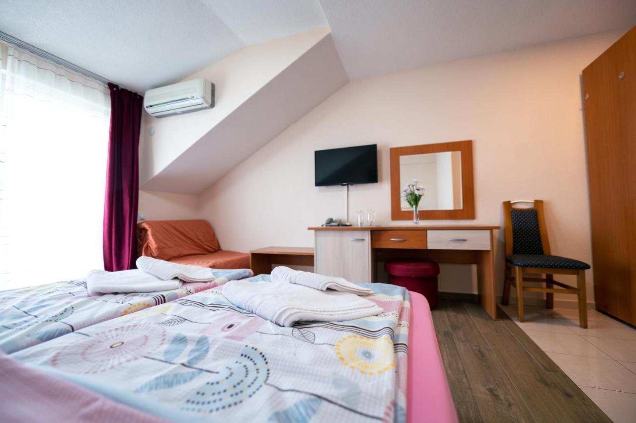 Hotel Holiday-M Ohri Dış mekan fotoğraf